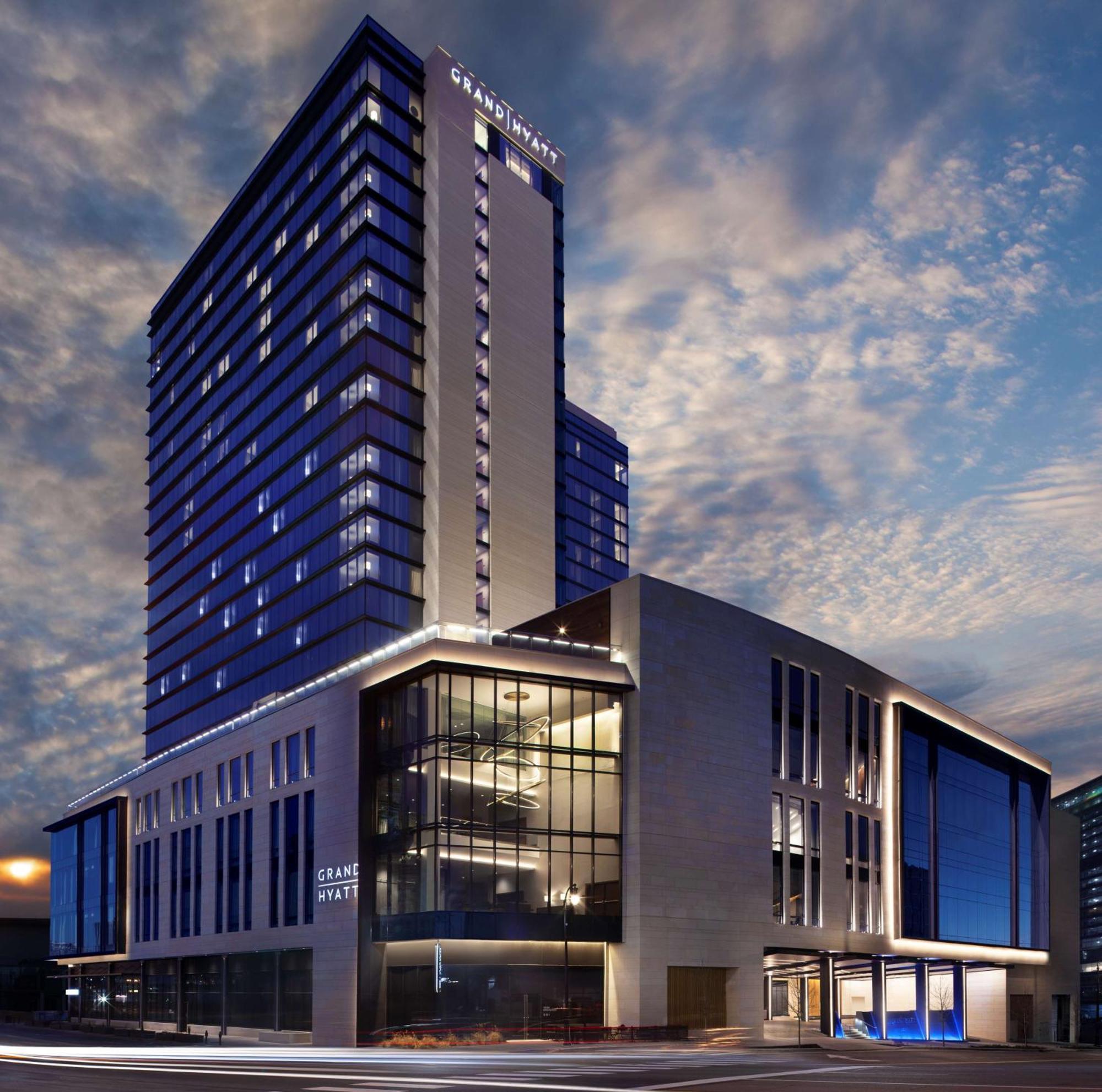 Grand Hyatt Hotel 5*