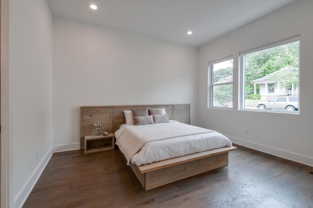 Luxurious W/roof - 2 Miles From Broadway!