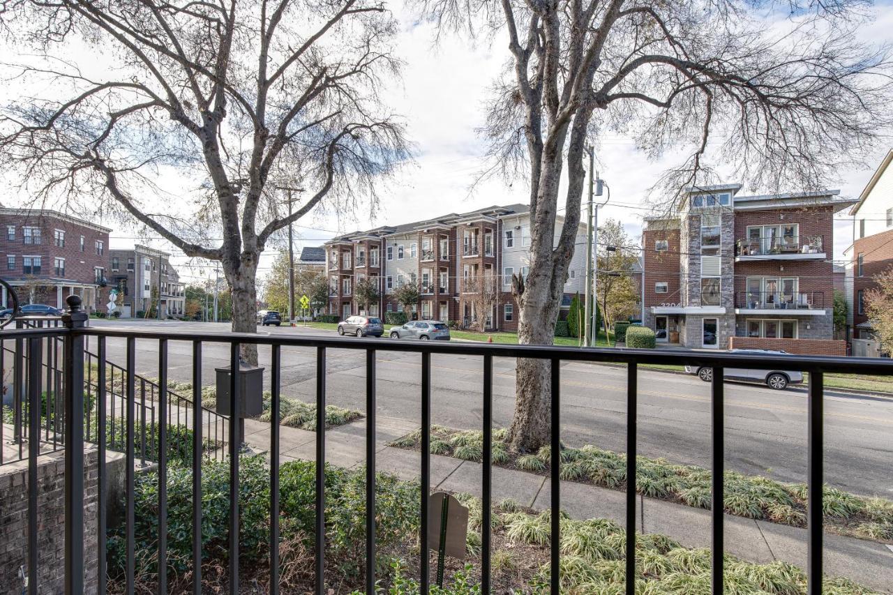 Stunning Minutes From Broadway