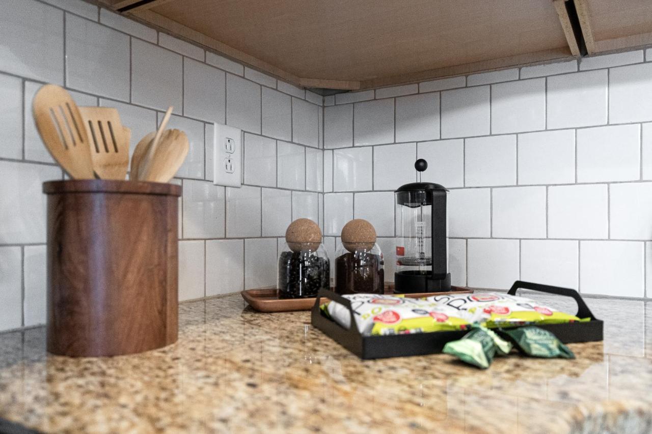 Apartment Stunning Minutes From Broadway Nashville