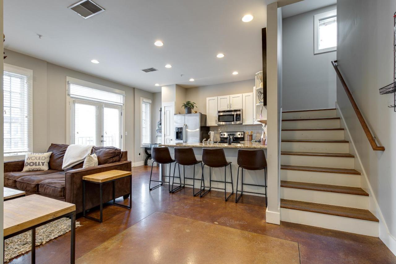 Apartment Stunning Minutes From Broadway *