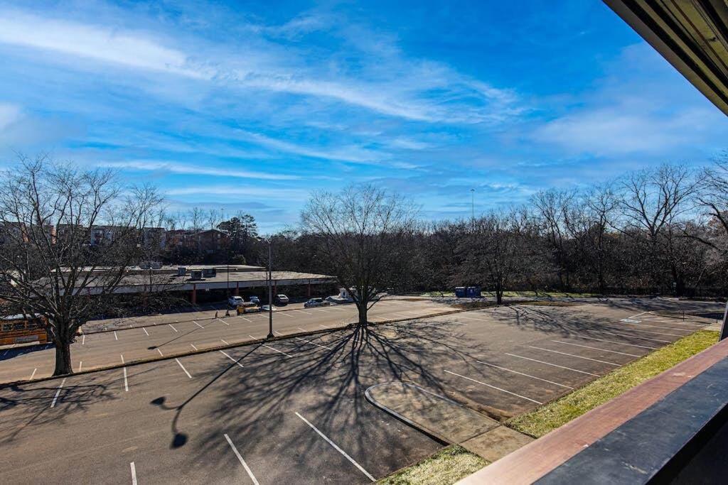 Apartment Brand New Near Downtown Nash W Washer Dryer