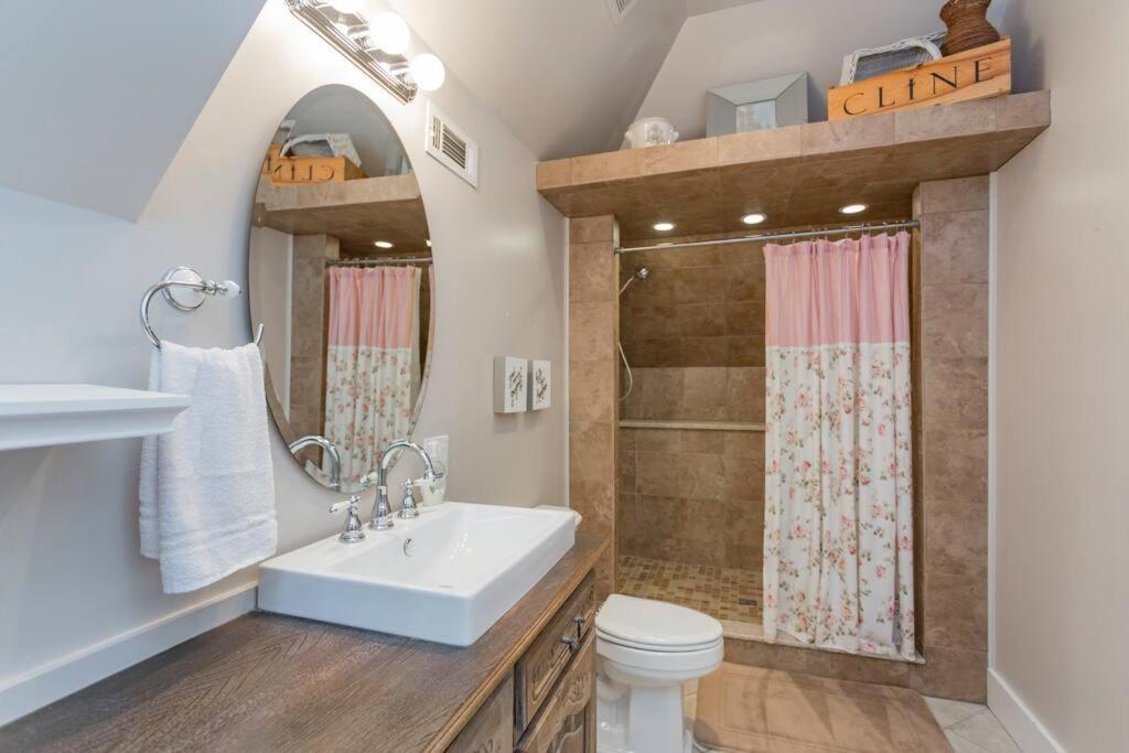 Captain's Quarters East Nashville, Tn * Nashville