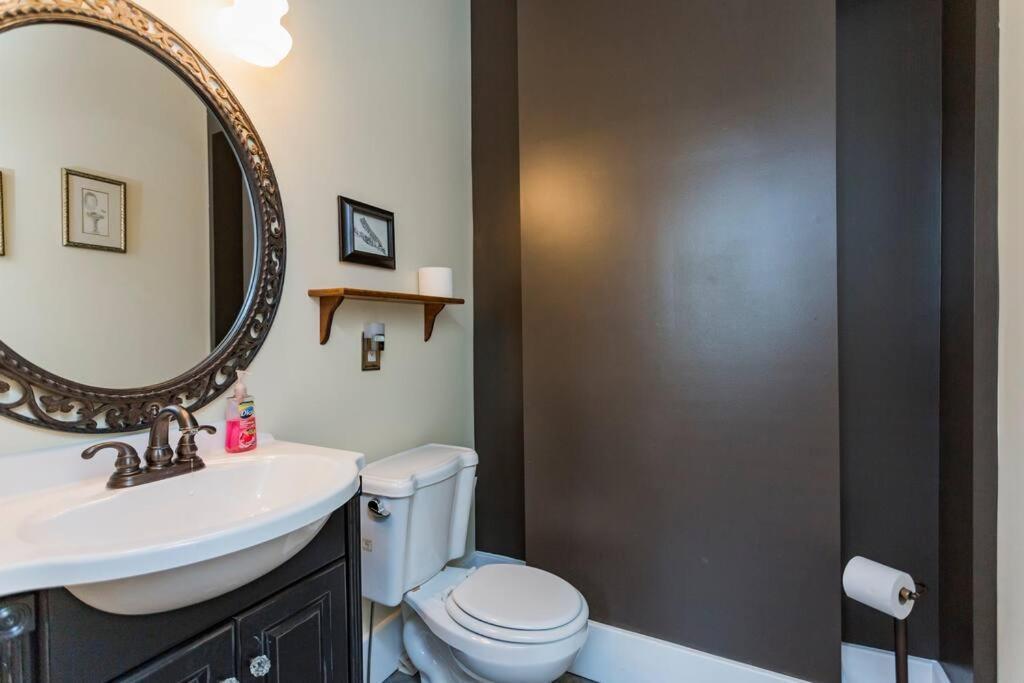 Captain's Quarters East Nashville, Tn * Nashville