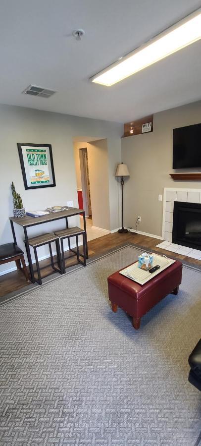 Captain's Quarters Riverfront #2 *