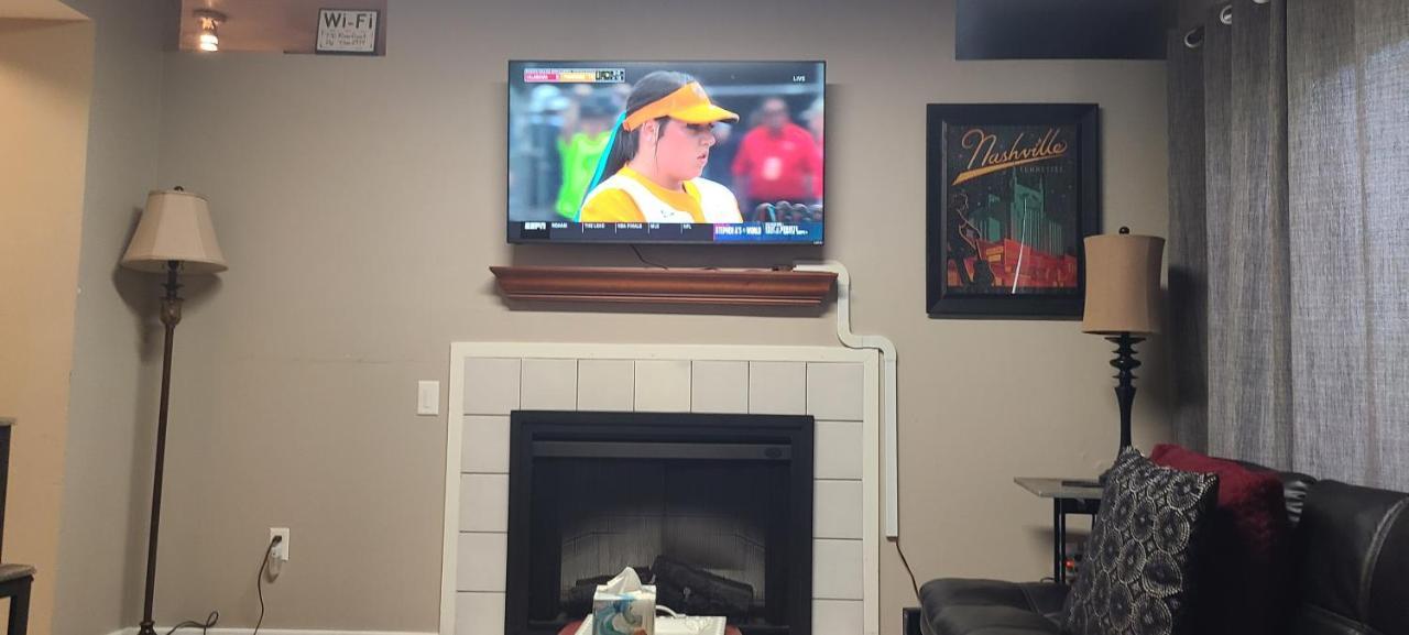 Captain's Quarters Riverfront #2 *