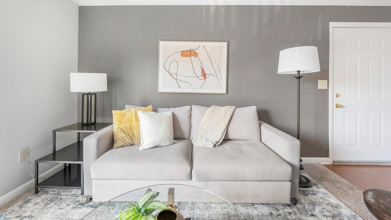 Modern In Prime Location Id8103x6 Apartment *