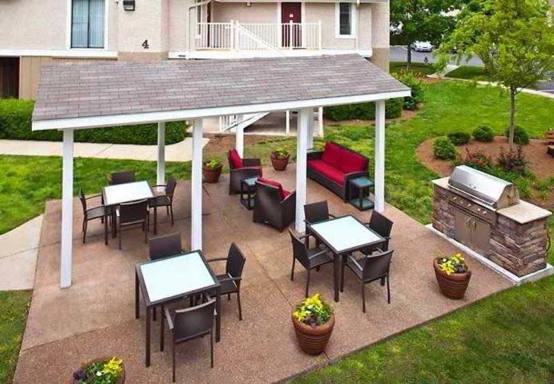 Hotel By Marriott Airport