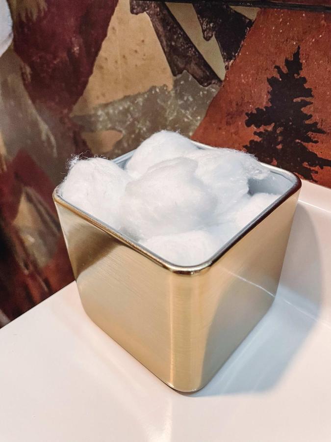 Rustic Chic - Boutique Luxe Near Broadway *
