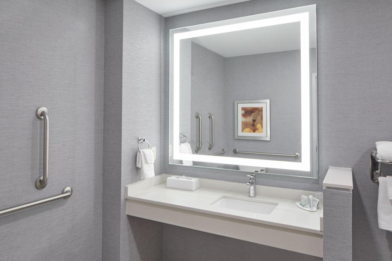 Fairfield And By Marriott Downtown/the Gulch 3*