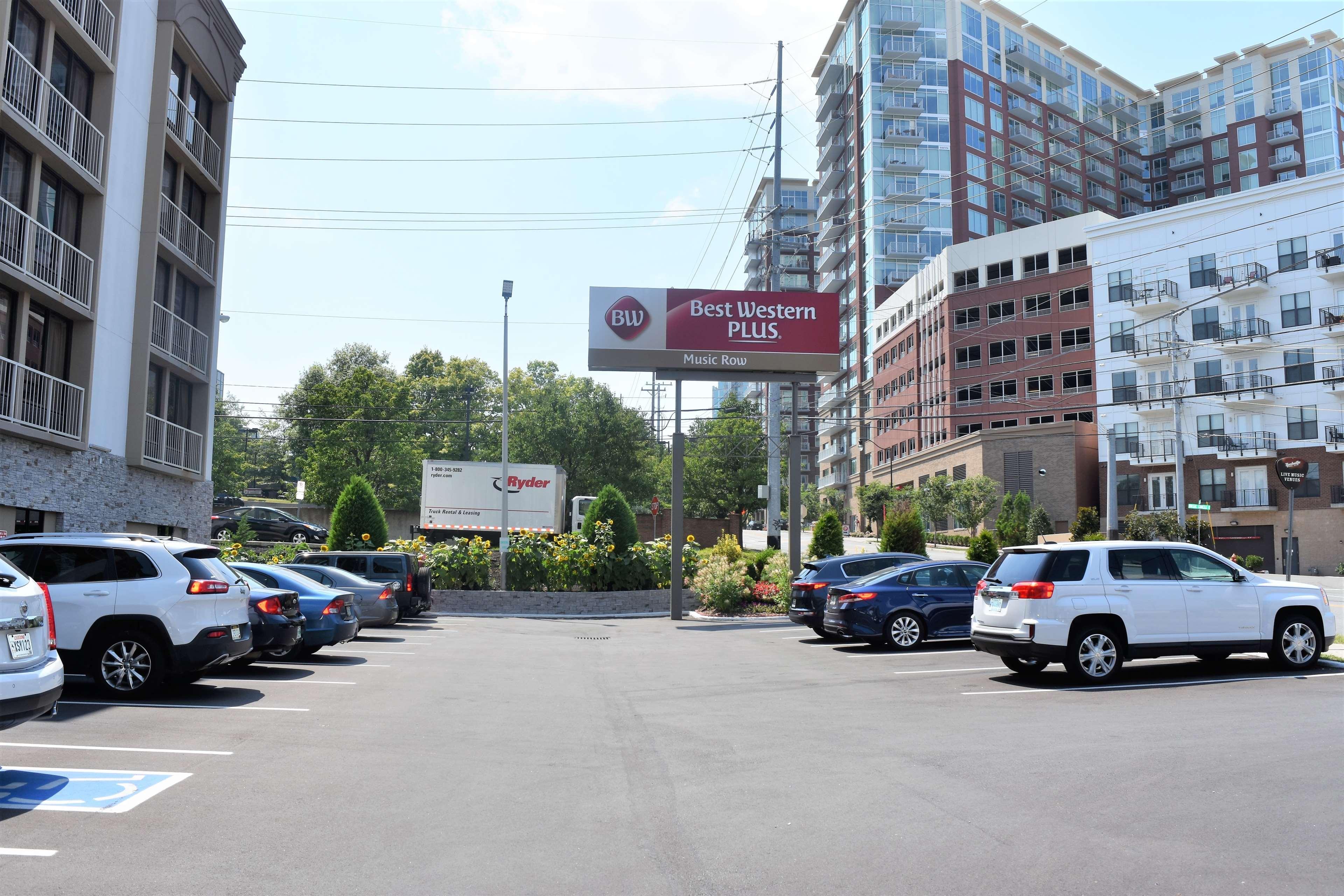 Hotel Western Downtown Music Row 3*