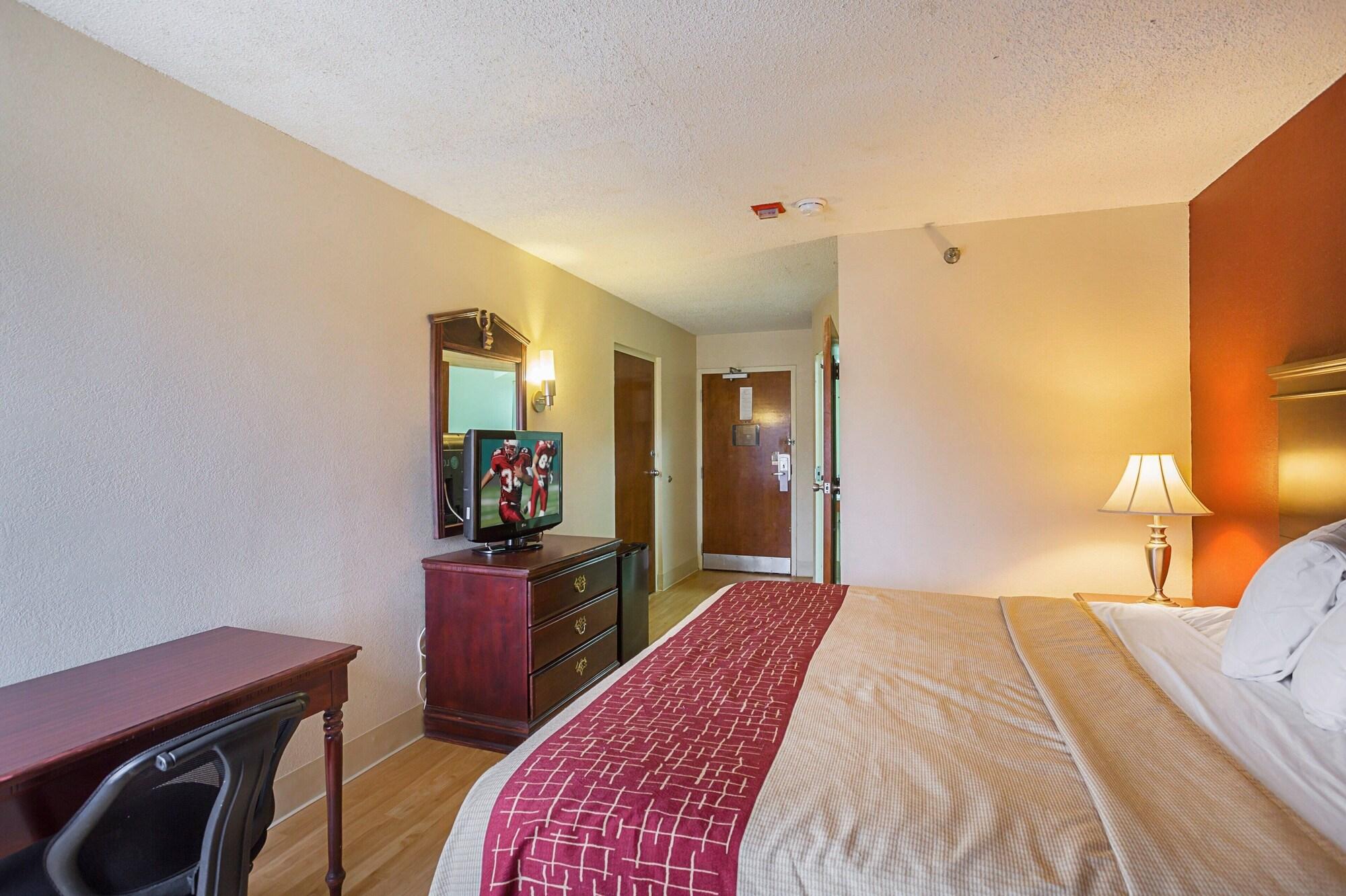 Red Roof - Music Motel Nashville