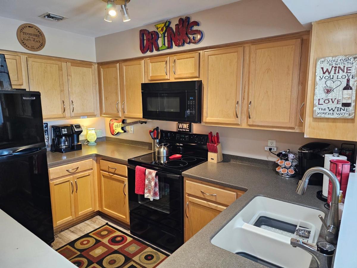New Listing! Gorgeous Downtown Walk To On The River #3 * Nashville