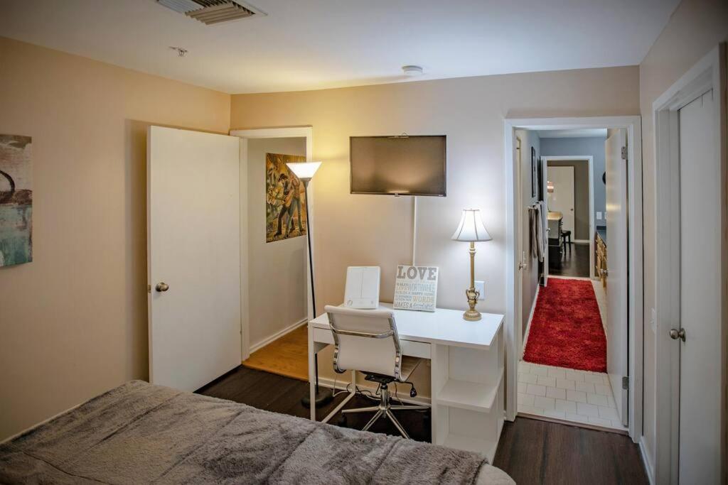New Listing! Gorgeous Downtown Walk To On The River #3 Aparthotel Nashville