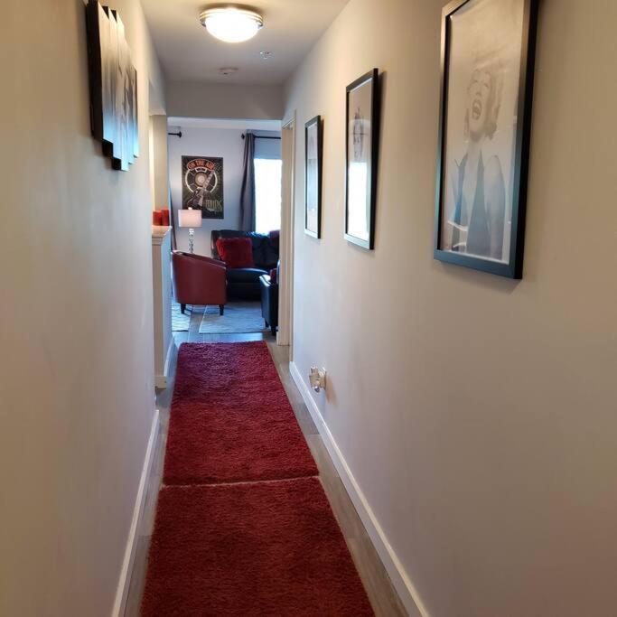Aparthotel New Listing! Gorgeous Downtown Walk To On The River #3 *