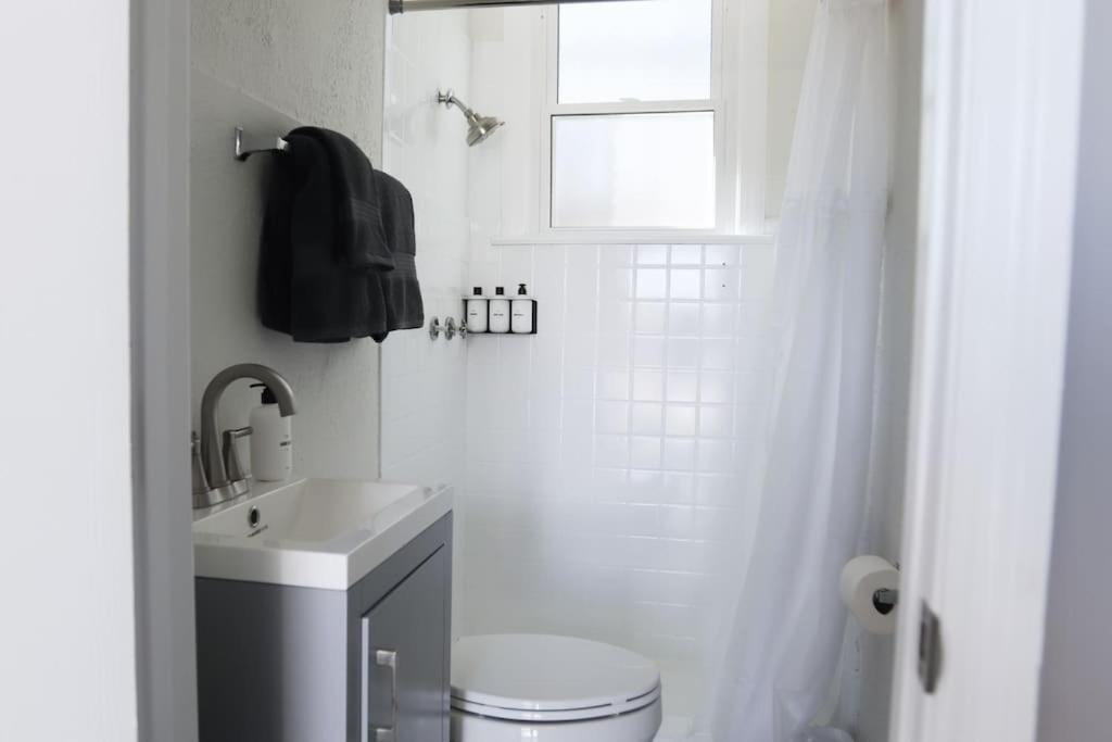 Cozy 1br 10 Min From *