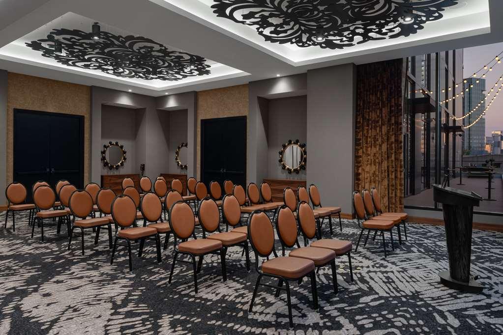 Fraye Curio Collection By Hilton Hotel *