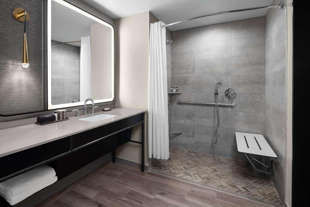 Fraye Curio Collection By Hilton *