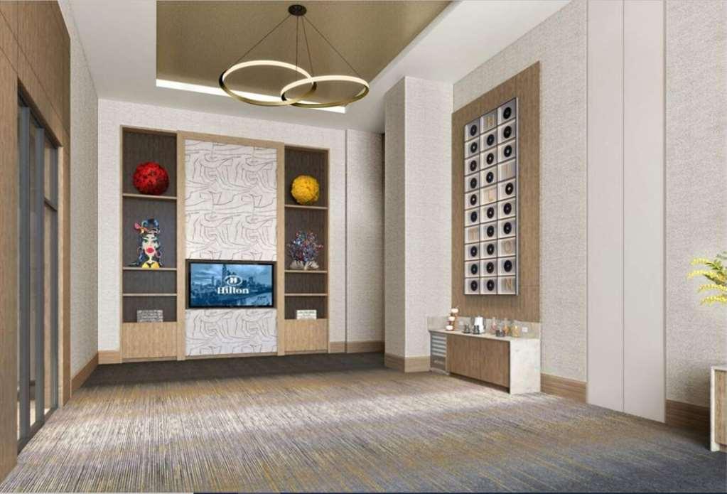 Hotel Hilton Bna Airport Terminal