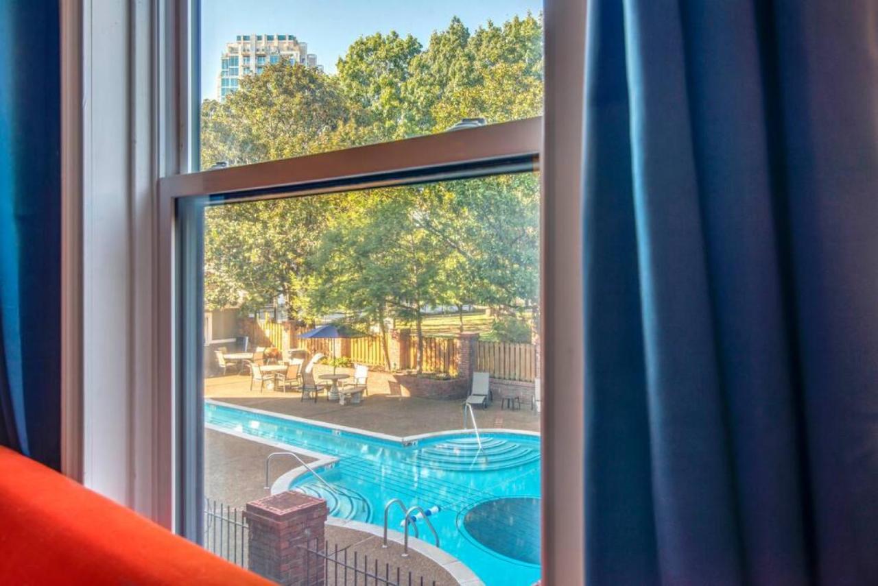 Famous Music Row 1 Bedroom With Free Parking And Pool Holiday home Nashville
