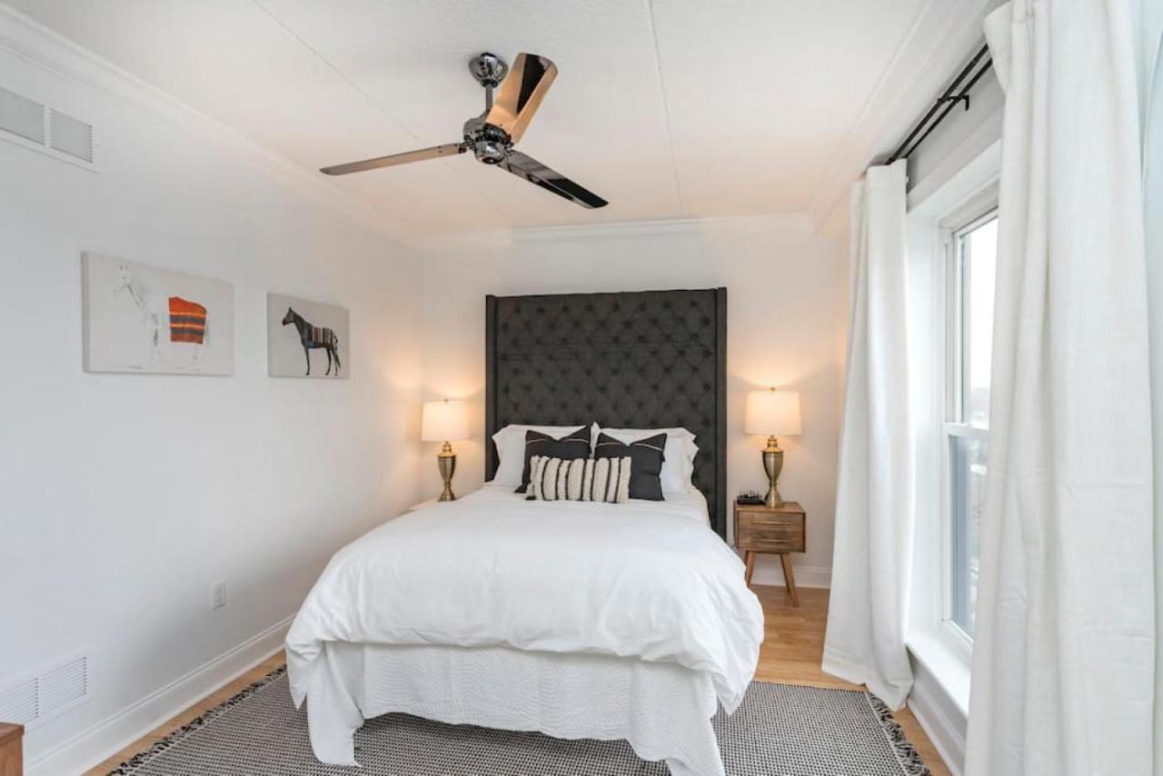 Music Holiday, On Music Row, Has Pool & Free Parking Holiday home