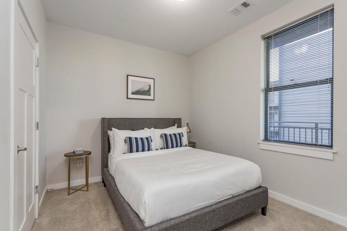 Apartment Cozysuites Two Stylish Music Row With Parking *