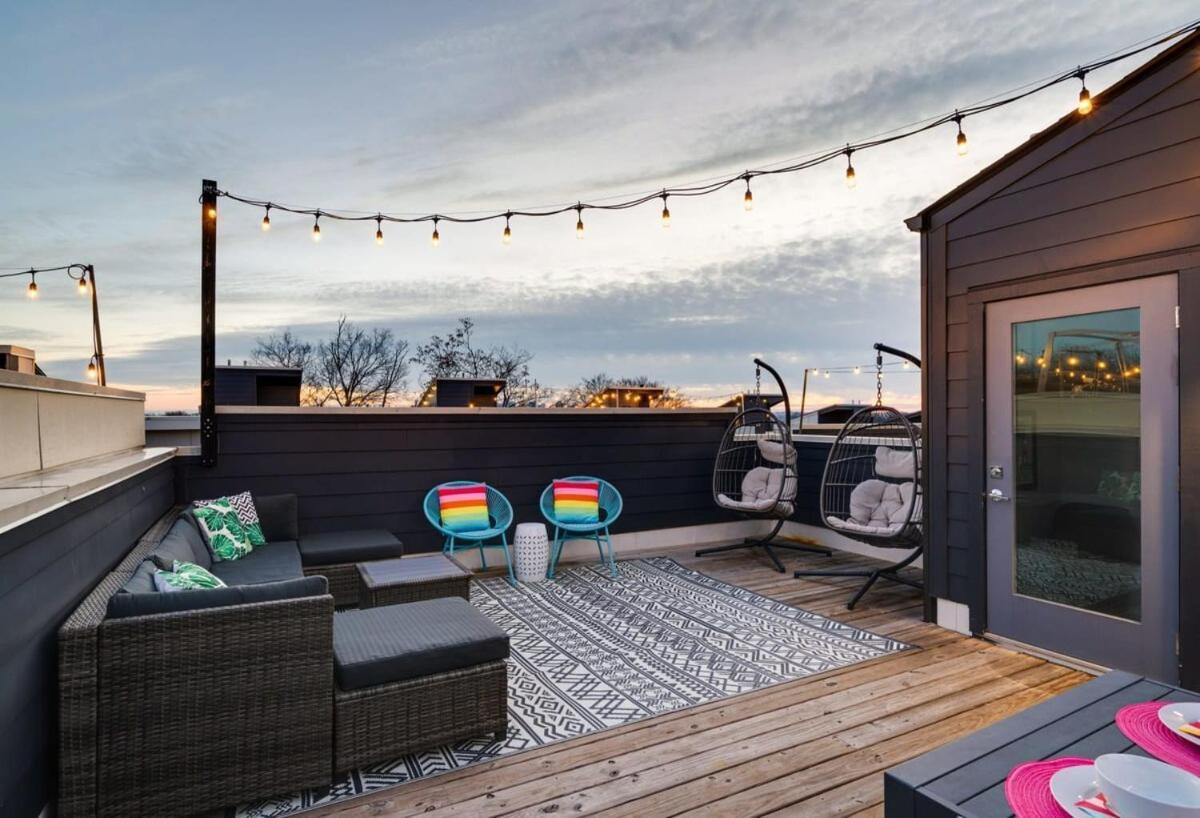 Holiday home New Pink Howdy Oasis 13 Beds Rooftop View Parking *