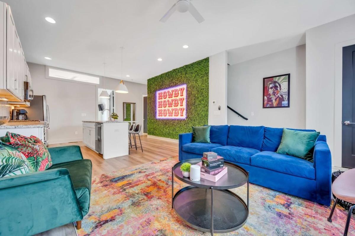 New Pink Howdy Oasis 13 Beds Rooftop View Parking Holiday home Nashville