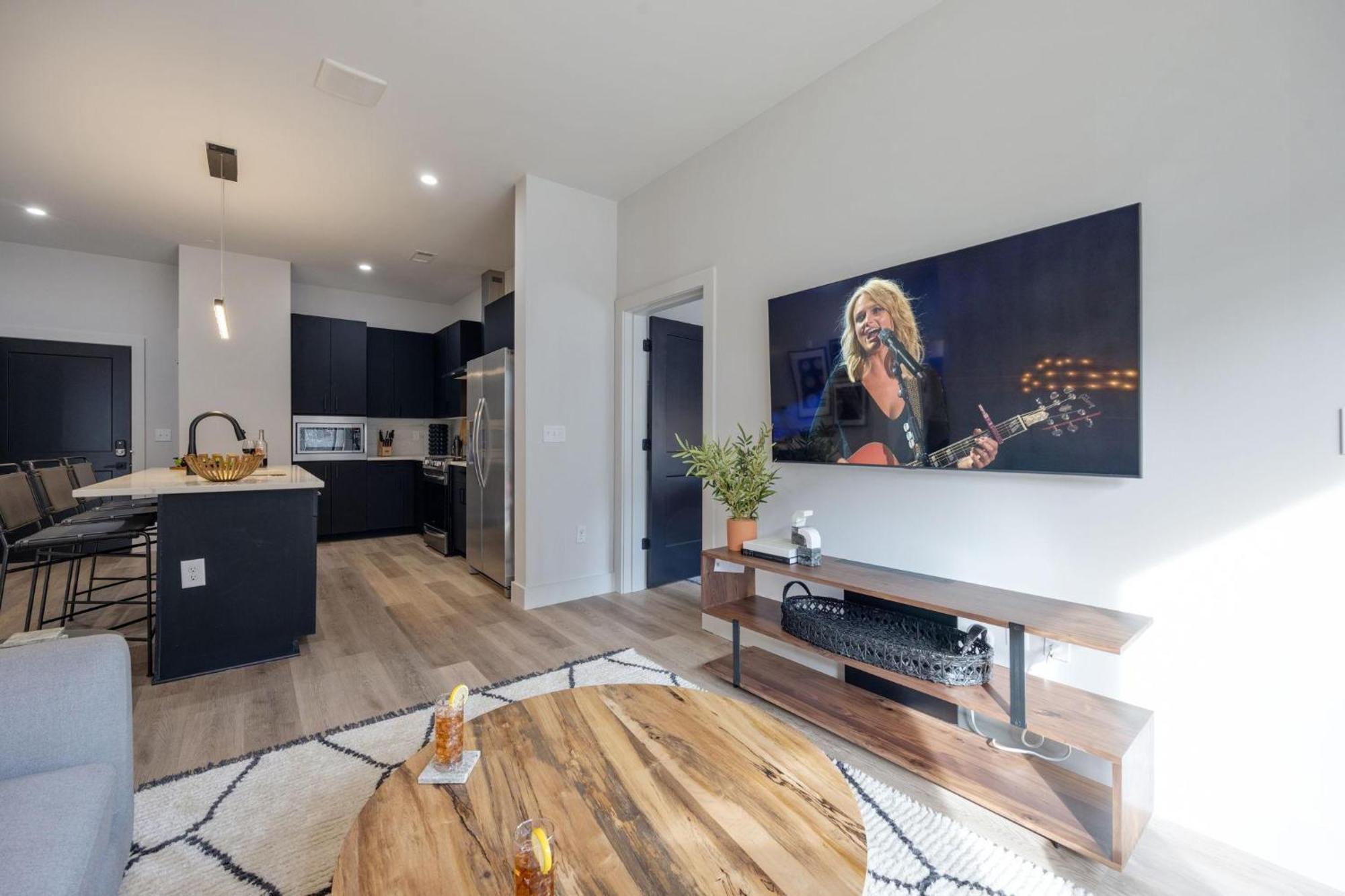 Vandy Vinyl - Odyssey - Minutes To Broadway Holiday home