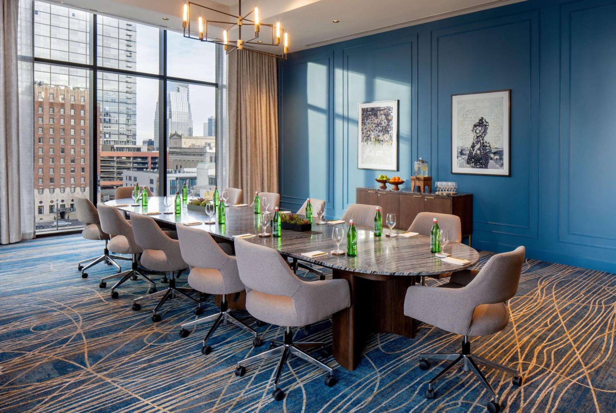 Tempo By Hilton Downtown Hotel 3*