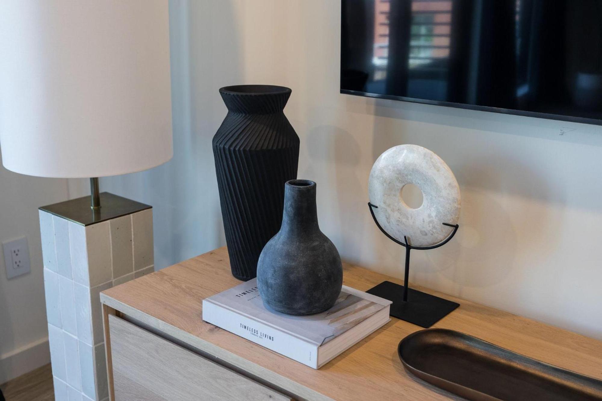 Hyve - Eden Elegance - Walk To Broadway *