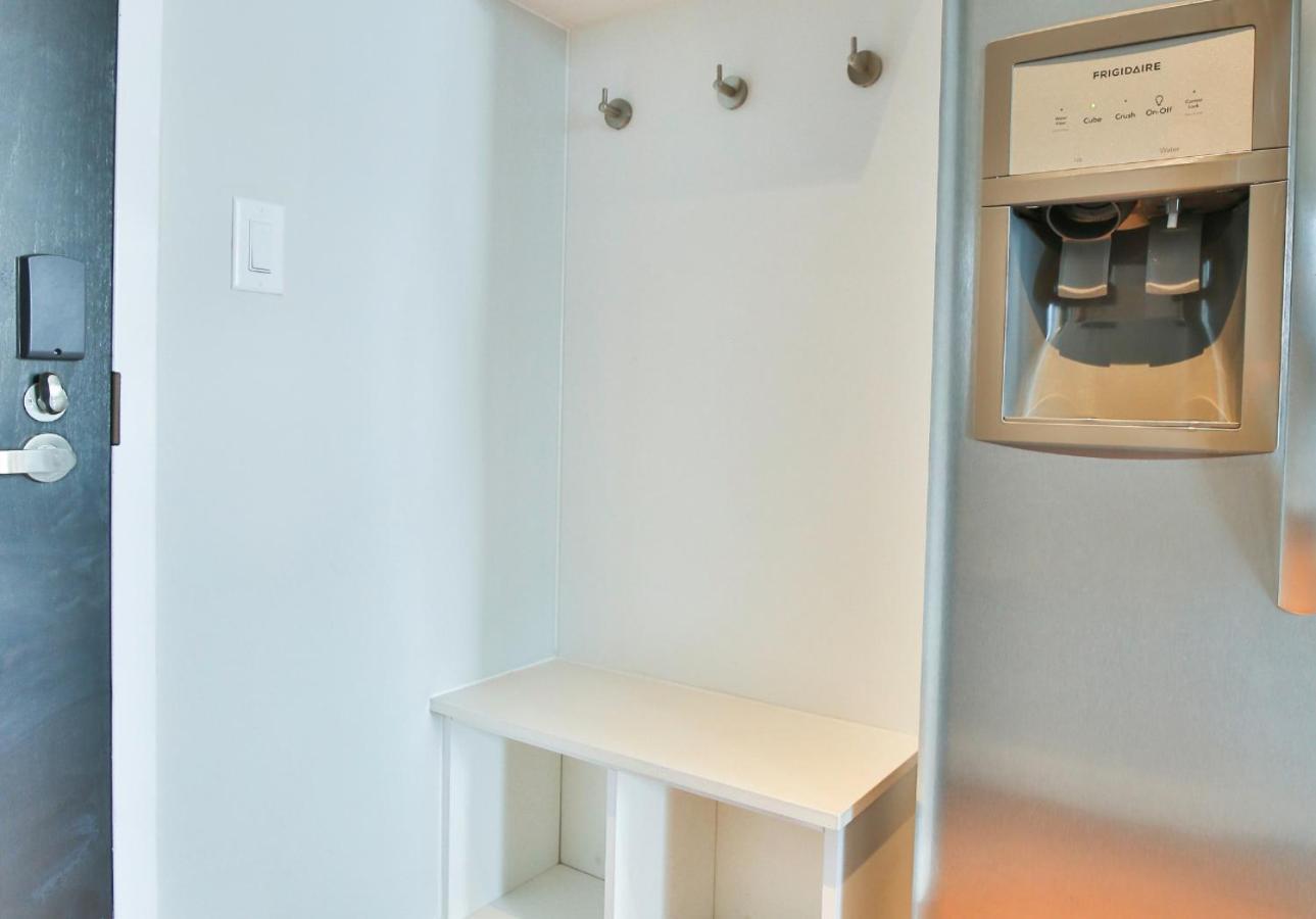 Deluxe On Broadway * Nashville