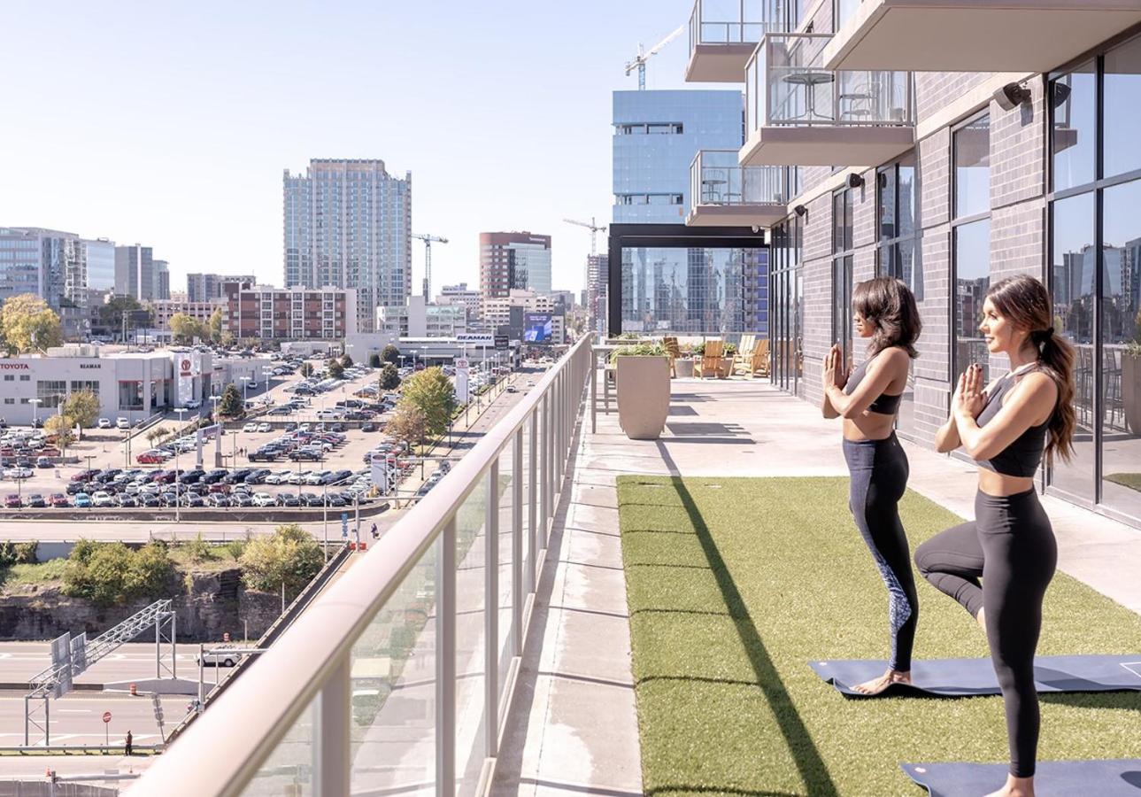 Deluxe On Broadway * Nashville