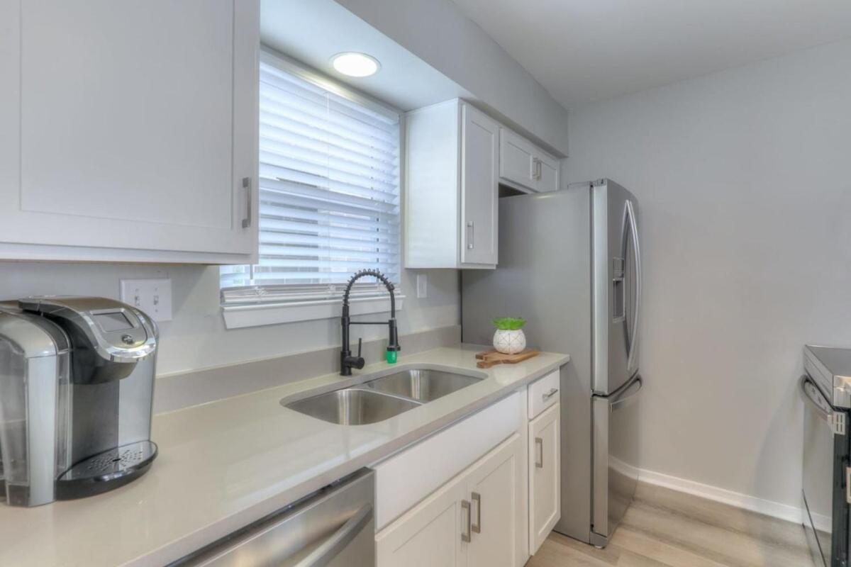 Apartment Walk To Broadway Riverfront With Pool *