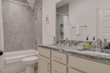 Stylish East For 10 Holiday home *