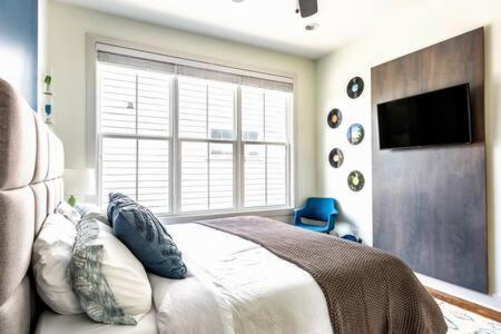 The Dogwood House - Cute Cozy And Close To Everything