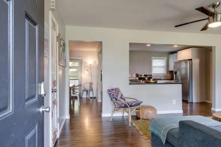 1-story Home, Fenced Yard, Grill, Firepit, Parking, Sleeps 10, Pet-friendly, Smart Tvs, 10 Mins To Nissan Stadium & Five Points, Cozy Bedrooms, Outdoor Fun, Perfect For Families & Groups