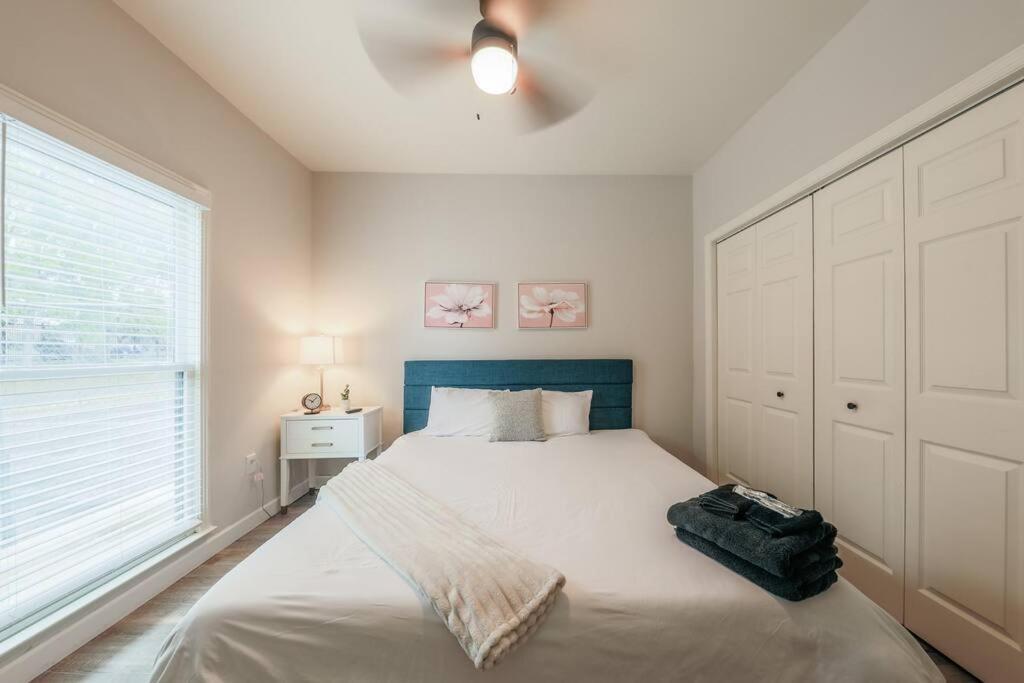 Cozy & 2br With Optional Parking Near Vanderbilt, Gulch & Honky Tonk Highway Apartment *