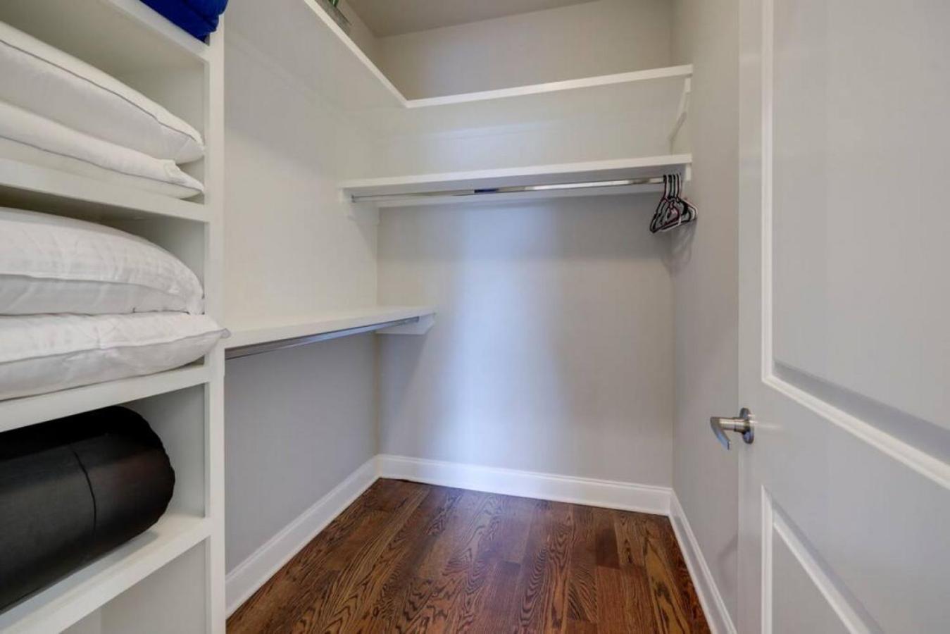 Weho Home, Geodis Park, Mini-golf, Arcade, 10min To Downtown! Sleeps 10!