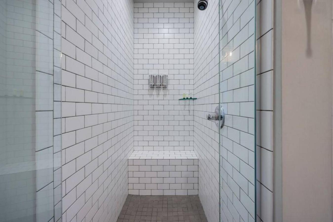 Weho Home, Geodis Park, Mini-golf, Arcade, 10min To Downtown! Sleeps 10! *