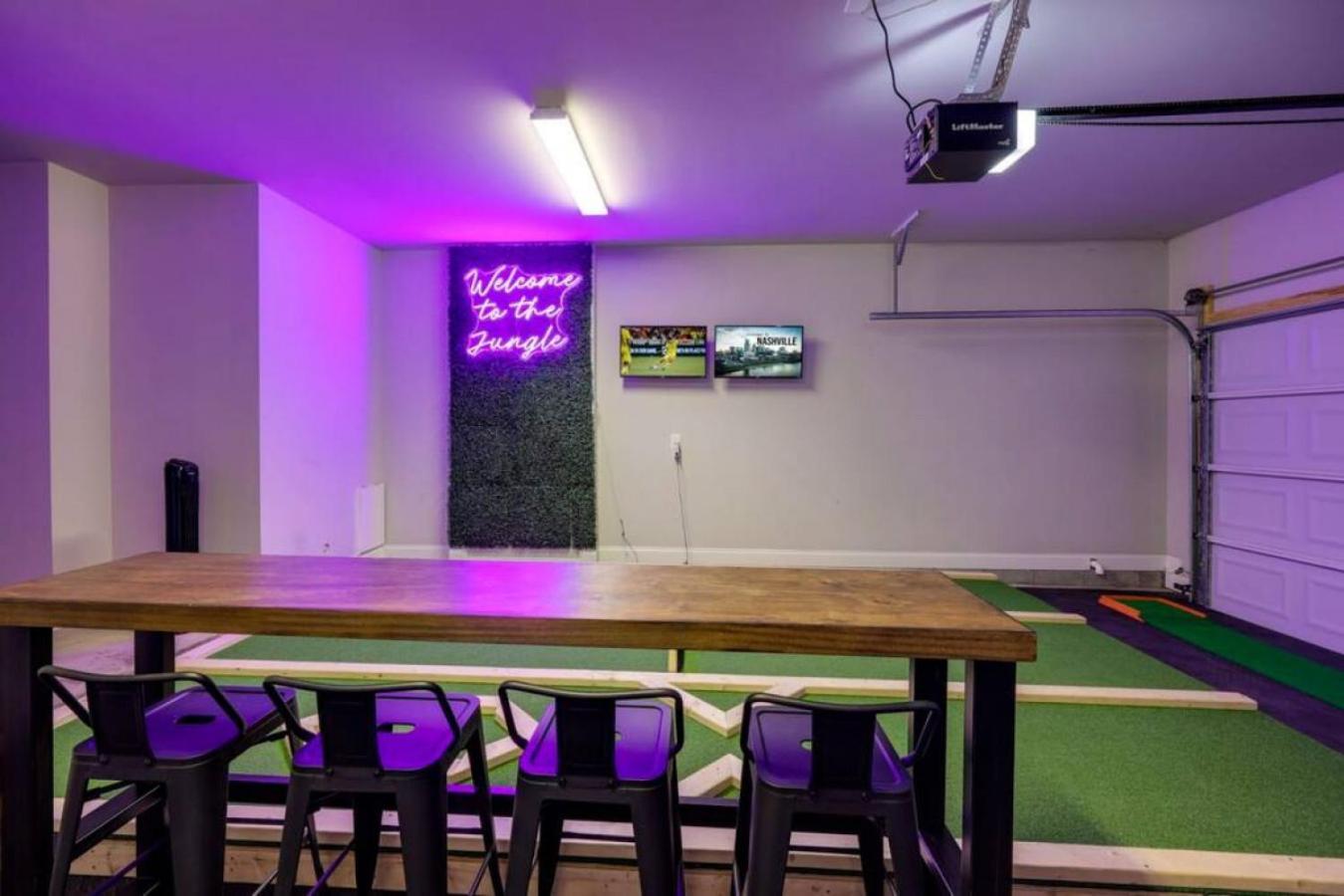 Weho Home, Geodis Park, Mini-golf, Arcade, 10min To Downtown! Sleeps 10! Holiday home Nashville
