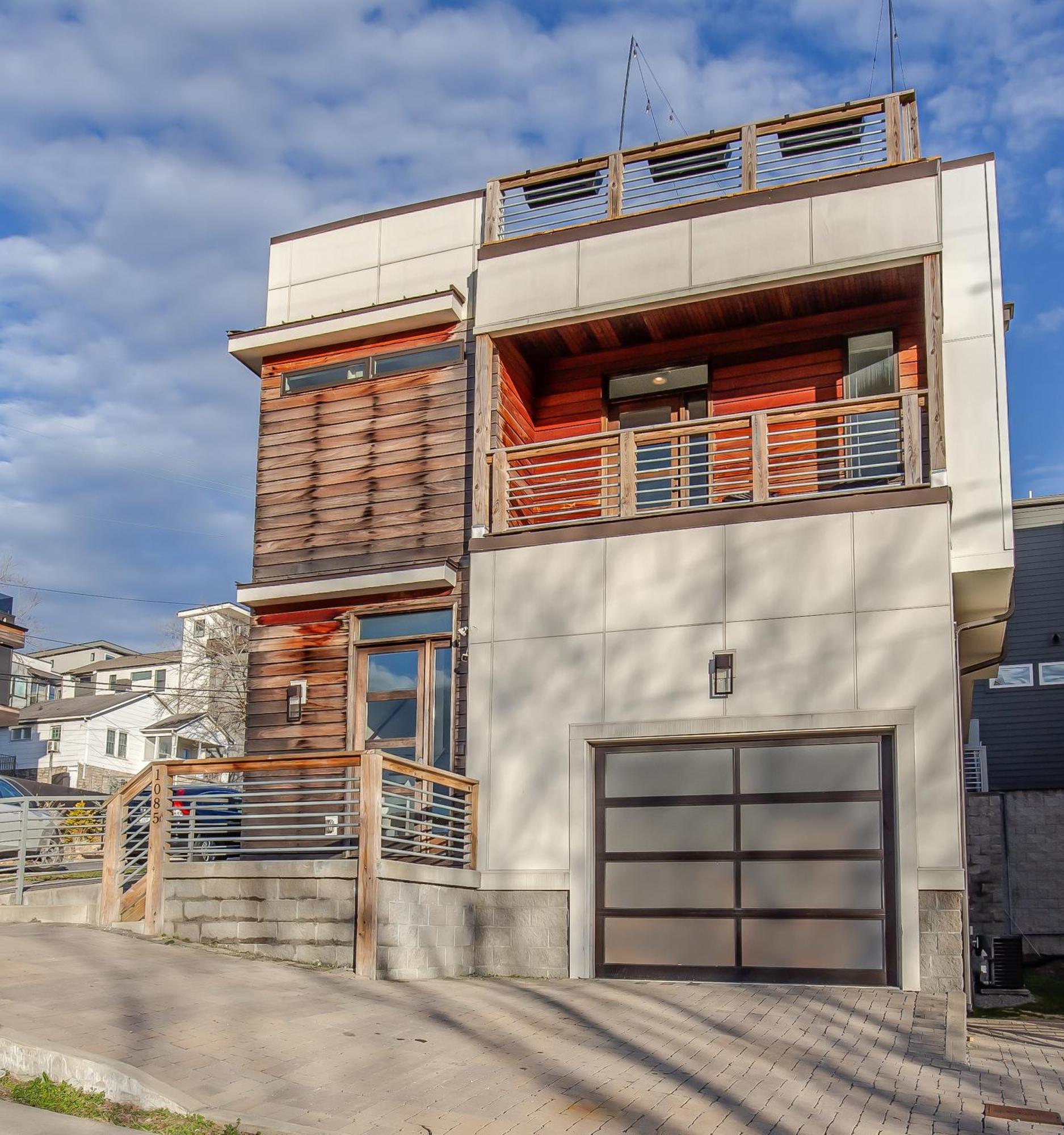 Jack Daniels House With Rooftop Golf, Views! 8min To Whiskey Row! Sleeps 10! Holiday home *