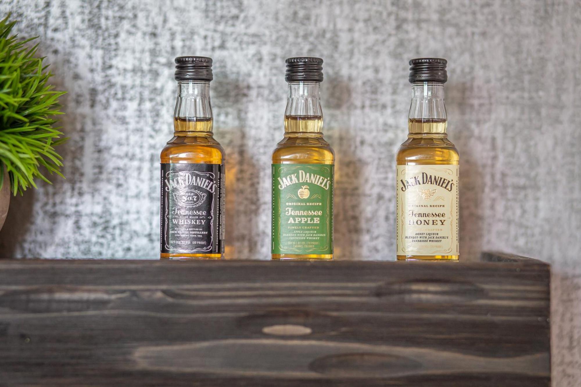 Jack Daniels House With Rooftop Golf, Views! 8min To Whiskey Row! Sleeps 10! *