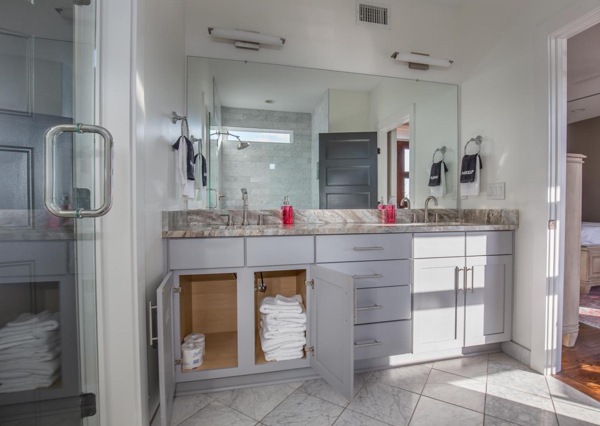 Holiday home Jack Daniels House With Rooftop Golf, Views! 8min To Whiskey Row! Sleeps 10! Nashville