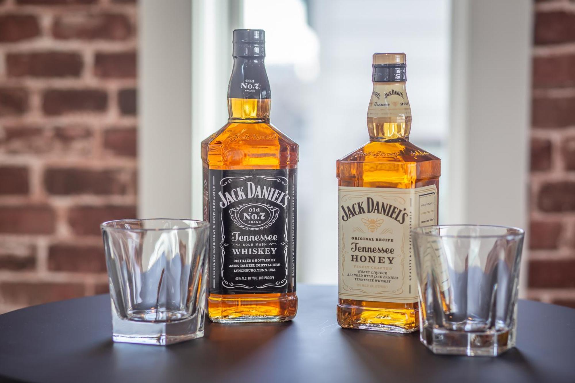 Holiday home Jack Daniels House With Rooftop Golf, Views! 8min To Whiskey Row! Sleeps 10!