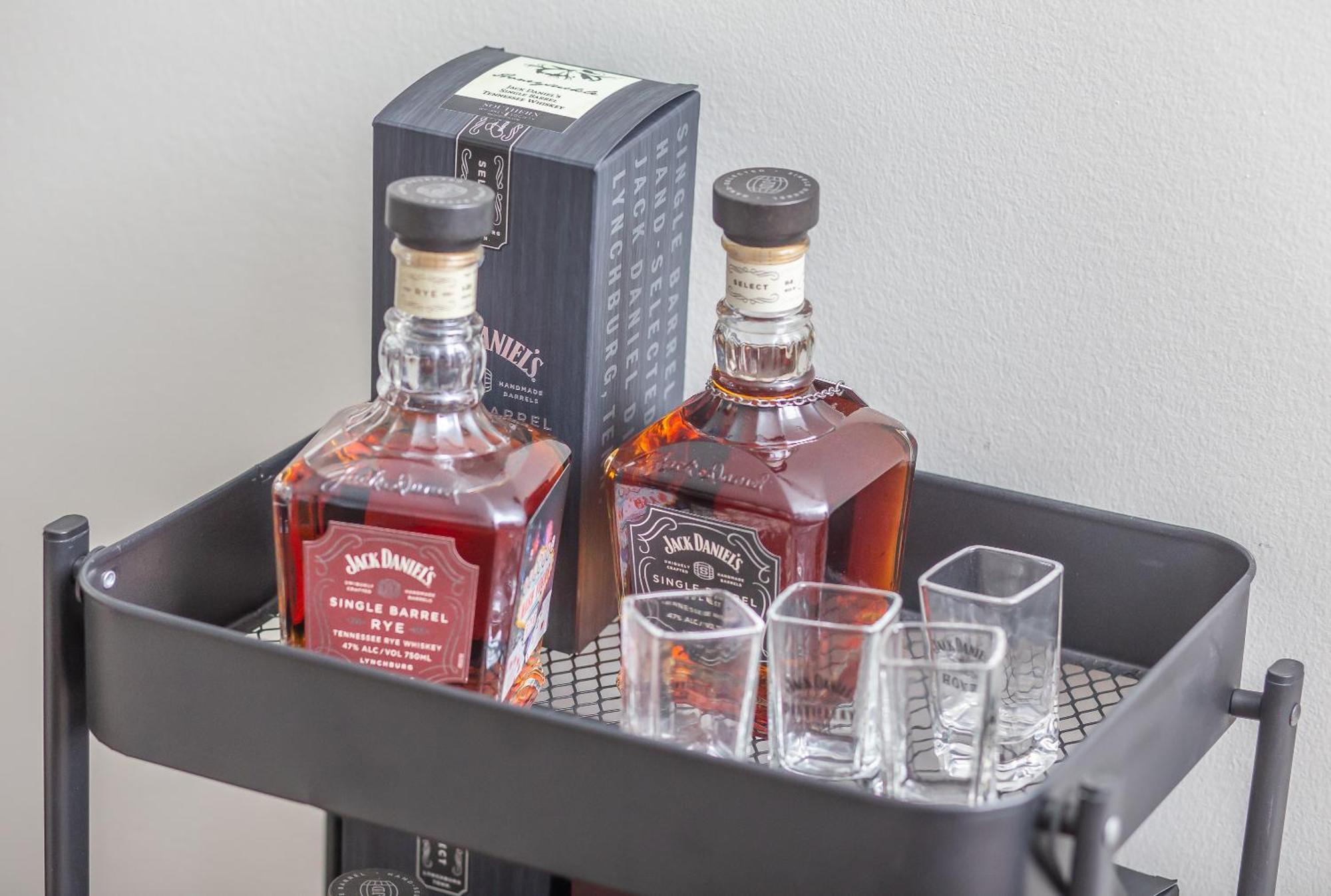 Holiday home Jack Daniels House With Rooftop Golf, Views! 8min To Whiskey Row! Sleeps 10! *