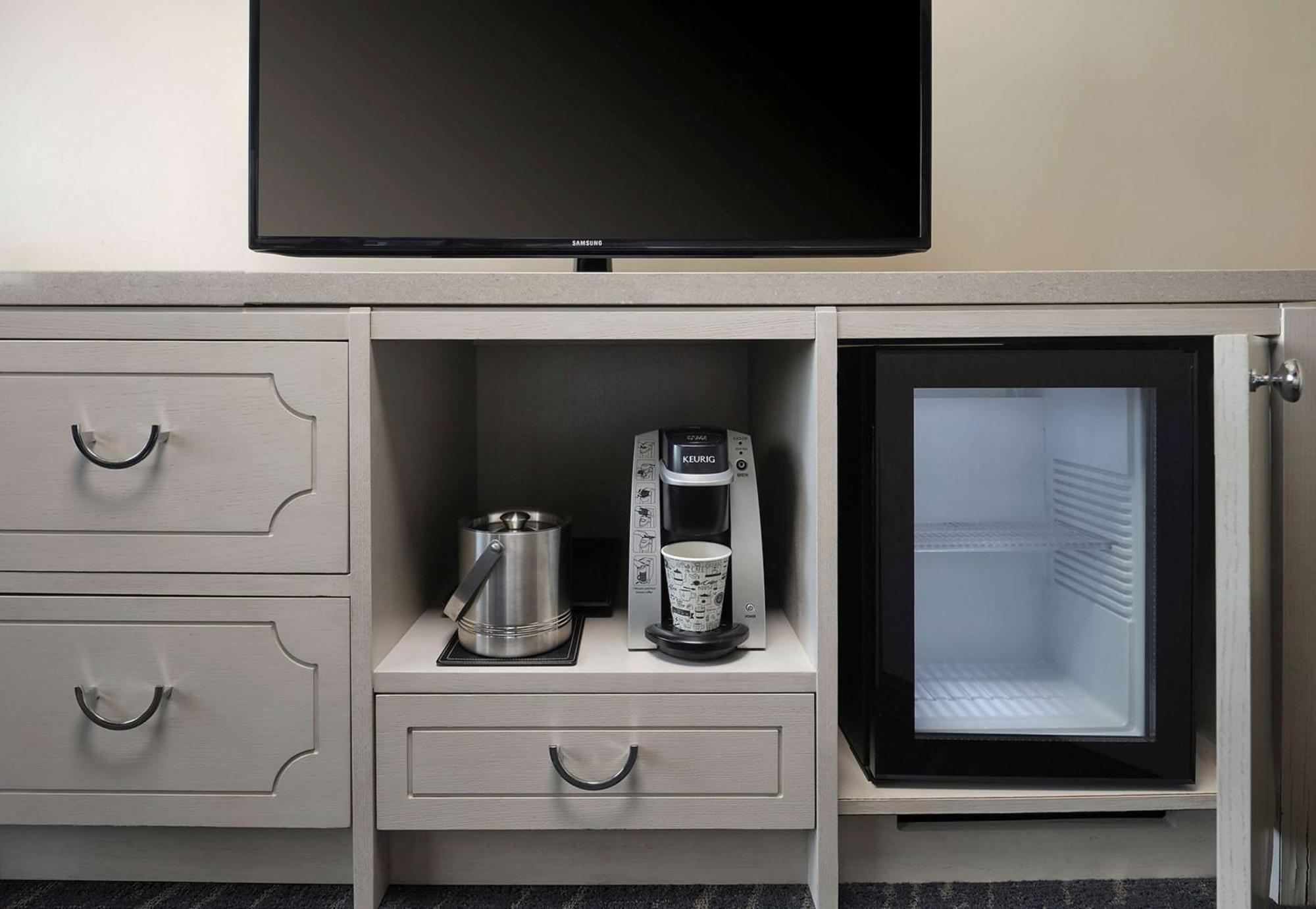 Hotel Doubletree By Hilton Downtown 4*