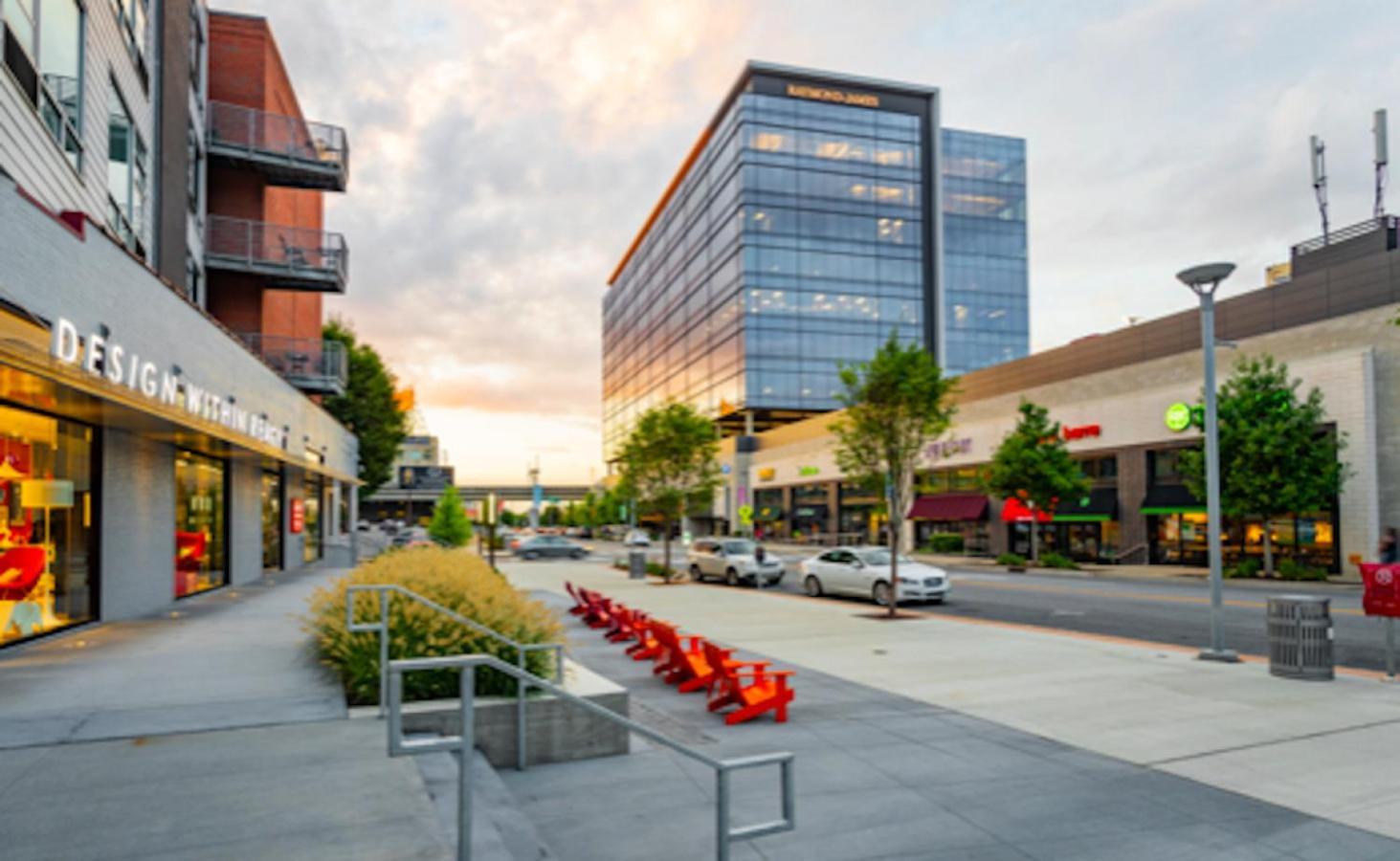Music Holiday, On Music Row, Has Pool & Free Parking Holiday home Nashville