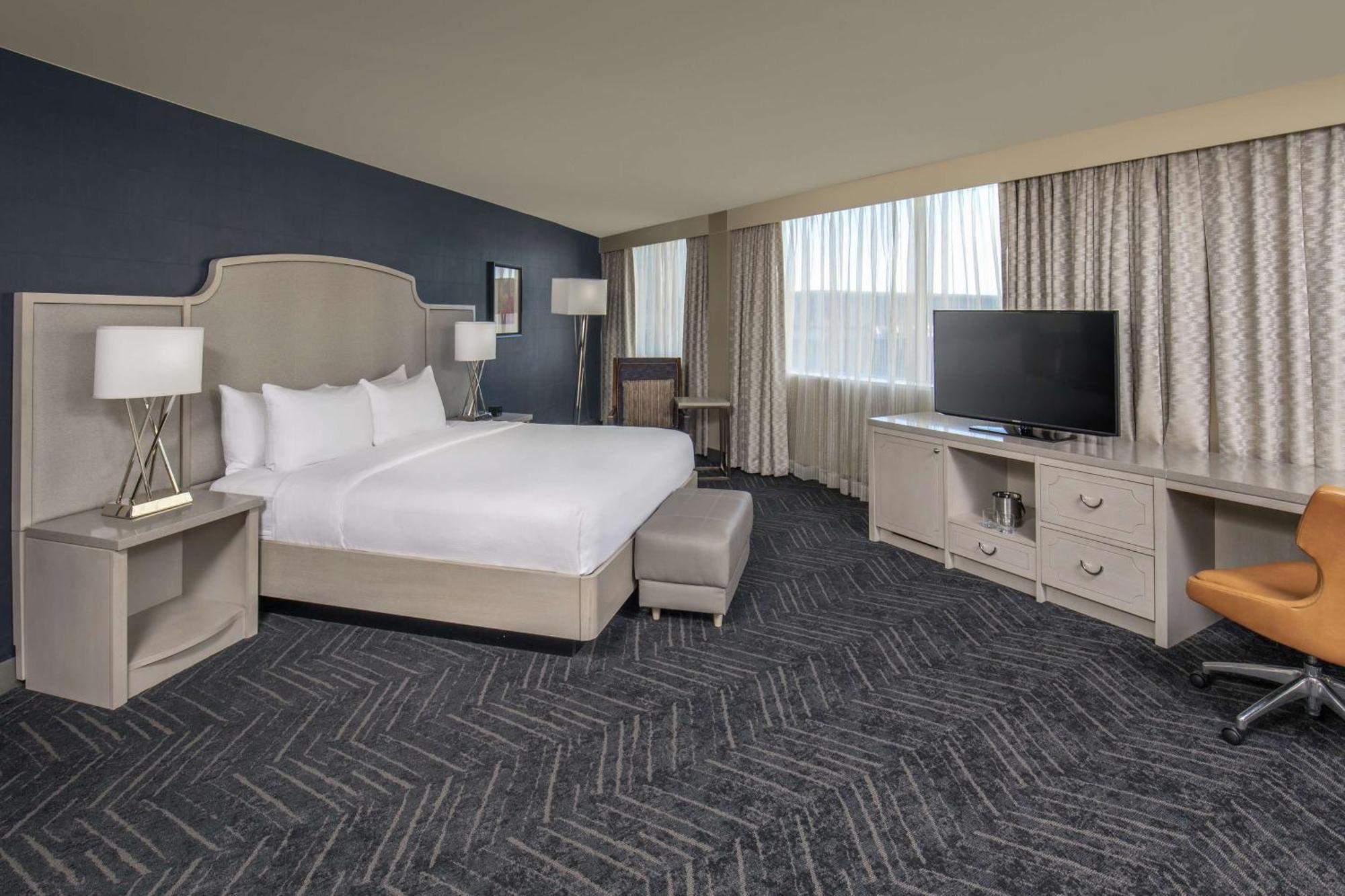 Doubletree By Hilton Downtown Nashville