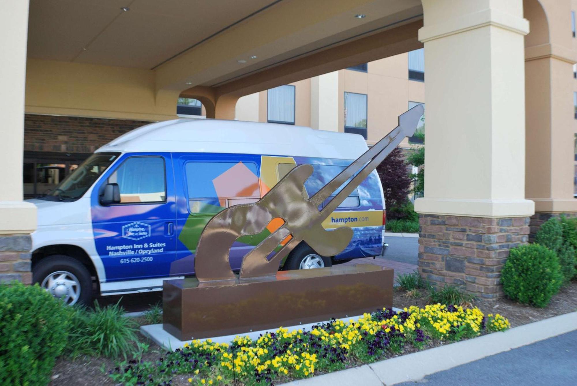 Hotel Hampton & At Opryland 3*